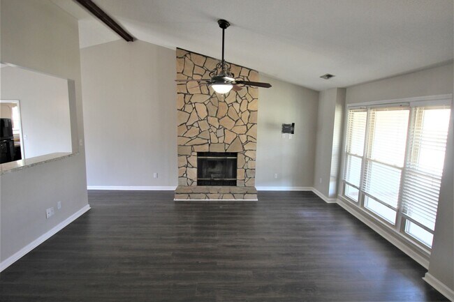 Foto del edificio - Coming Soon!