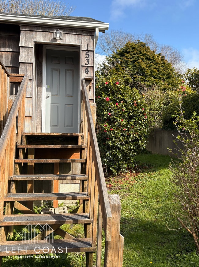 Building Photo - 1534 NE Lee Pl