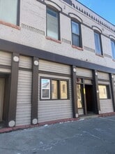 Building Photo - 412 8th St