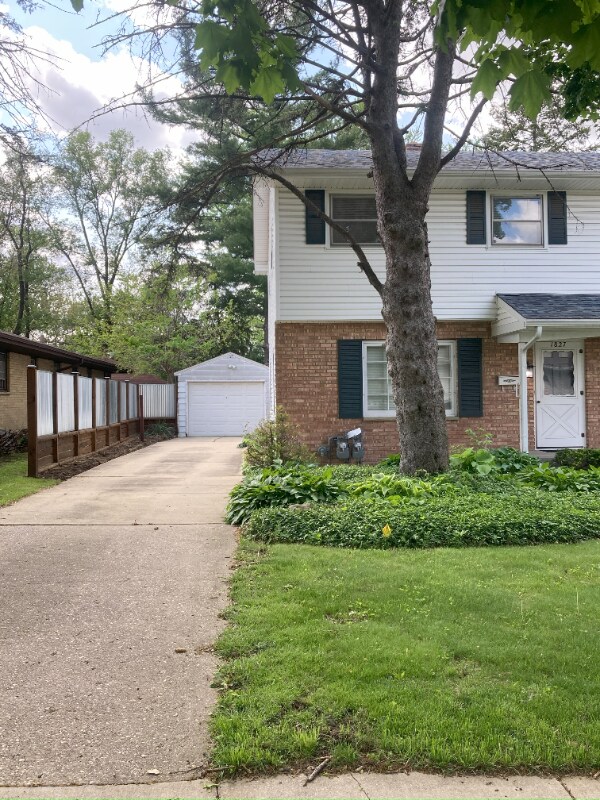 Primary Photo - 1827 Remington Rd