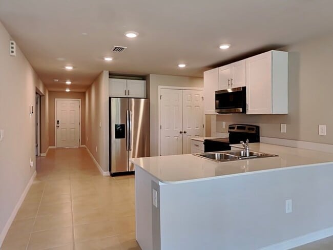 Building Photo - 3269 Gillot Blvd