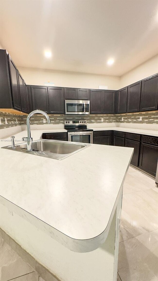 Foto del edificio - 24461 SW 117th Path