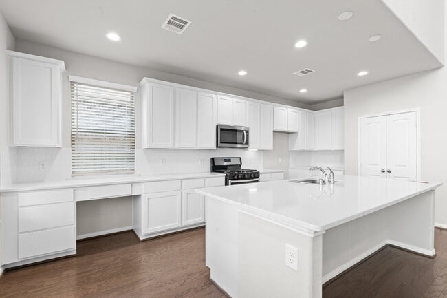 Building Photo - 29650 Kynndal Shore Dr