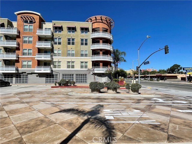 Foto del edificio - 12664 Chapman Ave