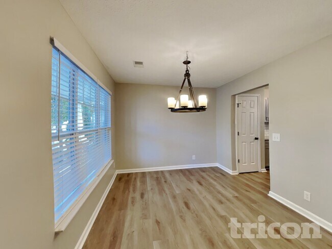 Foto del edificio - 4453 Frost St