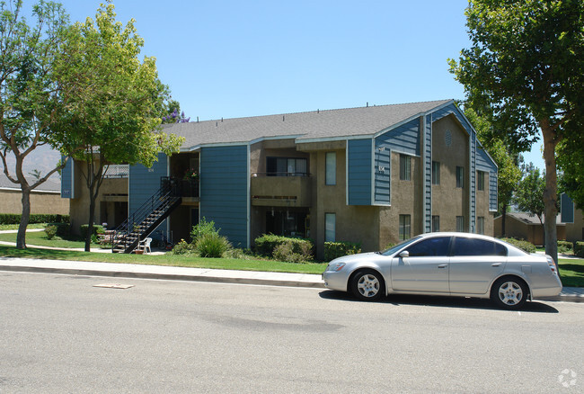 Building Photo - River Ridge Apartments