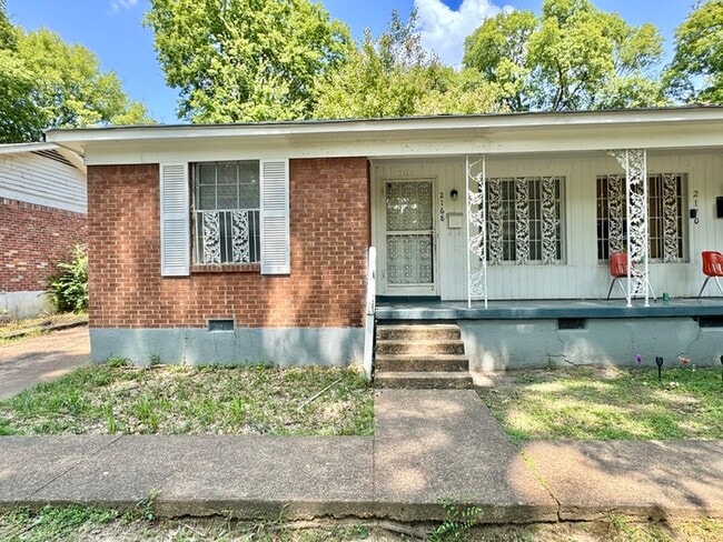 Photo - 2168 Carnes Ave House