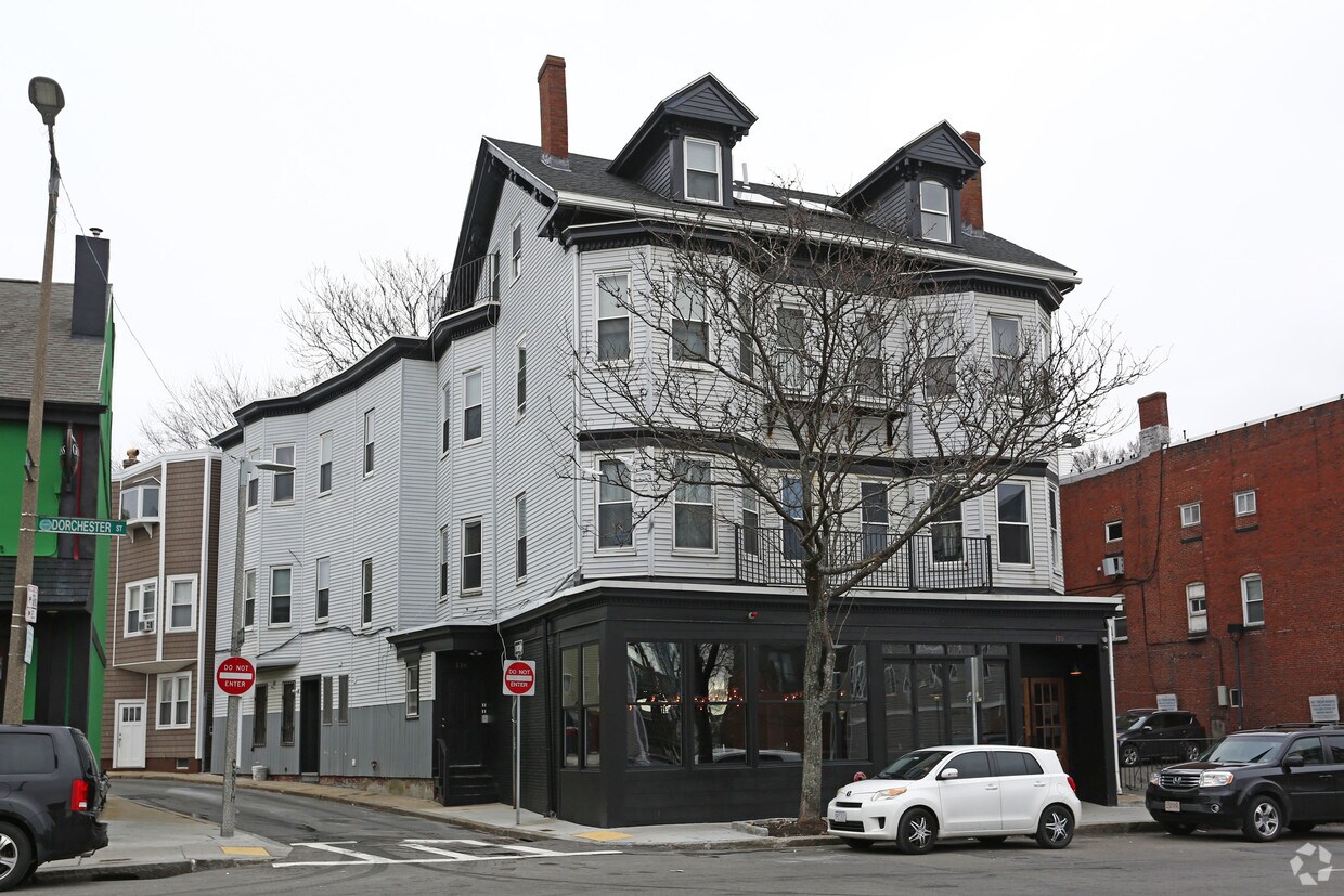 Primary Photo - 118 Dorchester Street