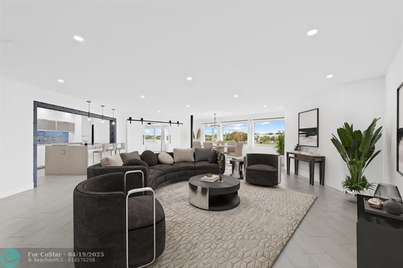 Foto principal - 877 NE 195th St