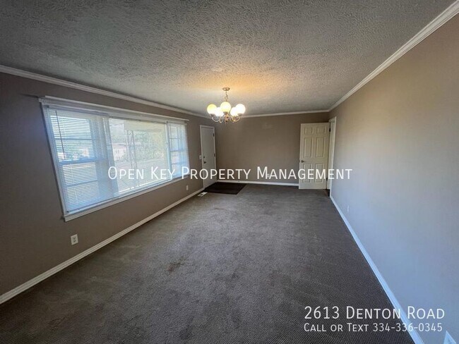 Foto del edificio - 2613 Denton Rd
