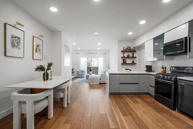 Foto del edificio - 820 S Wilton Pl