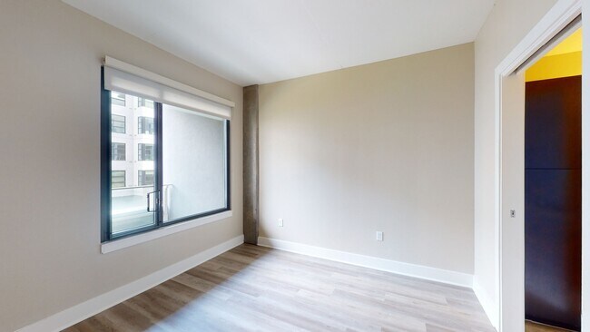 Interior Photo - Channel Mission Bay