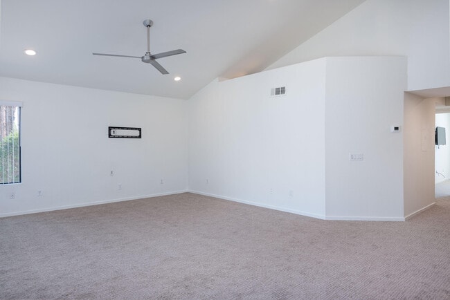 Foto del edificio - 35200 Cathedral Canyon Dr