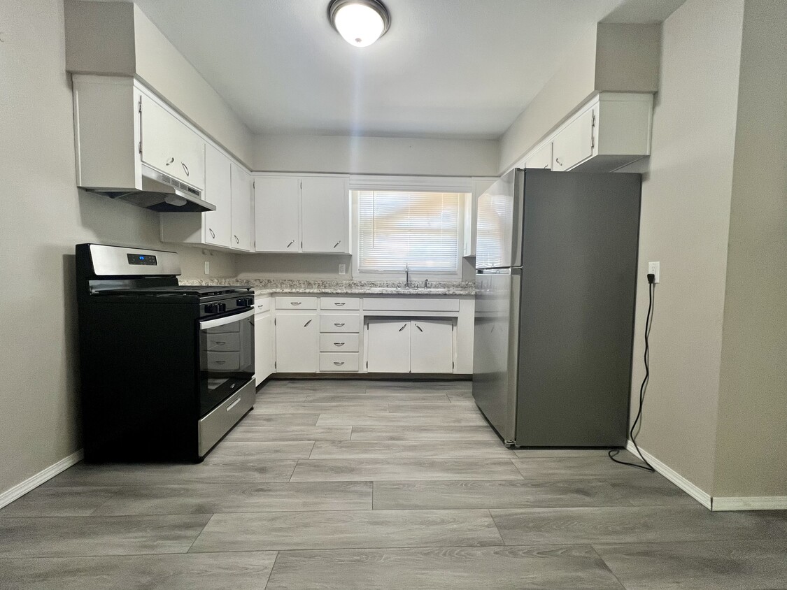 Kitchen - 238 Palmer Dr