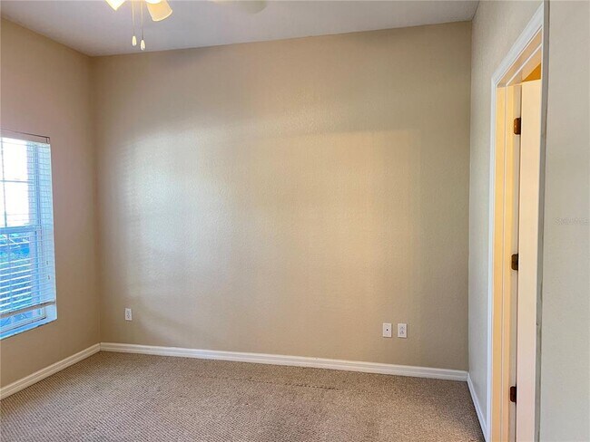 Building Photo - 2430 Caravelle Cir