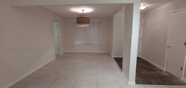 Foto del edificio - 1930 Pepperwood Ln