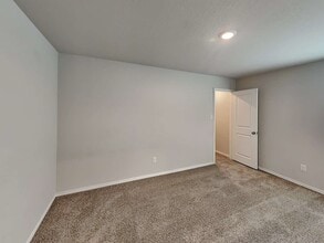 Building Photo - 14927 Watson Mill