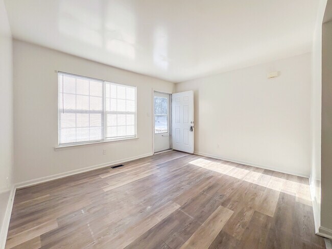 Foto del edificio - 160 Lancaster Creek Rd