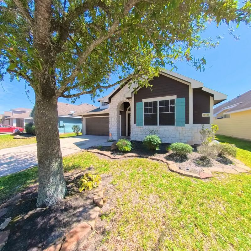 Foto del edificio - 30938 Blue Ridge Park Ln