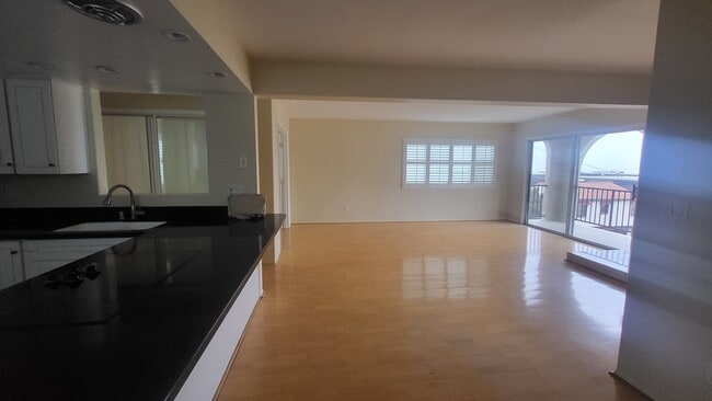 Building Photo - 120 12th St