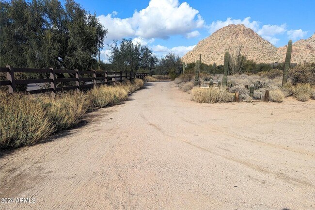 Foto del edificio - 9669 E Ranch Gate Rd