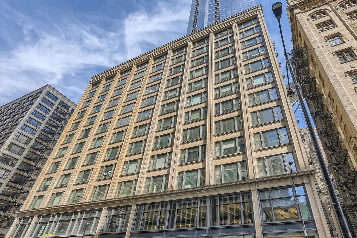 Primary Photo - 60 E Monroe St