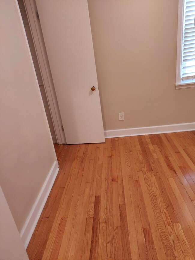 bedroom - 1st flr - 1293 Leonora Ave