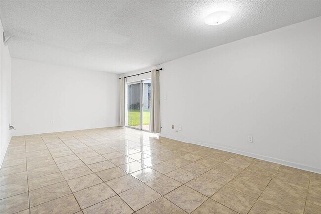 Foto del edificio - 119 Riverbend Dr