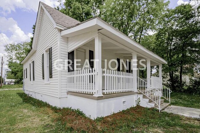 Building Photo - Charming 2 Bedroom in Birmingham!