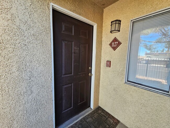 Foto del edificio - Ground-floor Condo 2-bed, 2-bath!