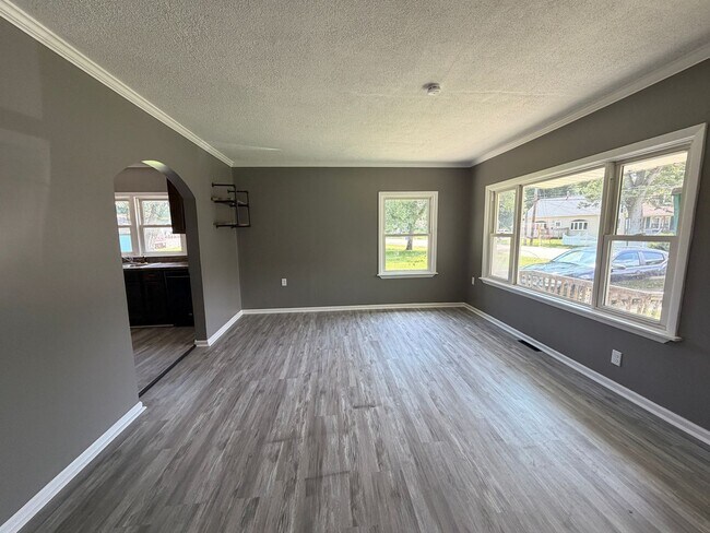 Foto del edificio - Cozy 2 Bedroom Home With Covered Parking in East Moline!