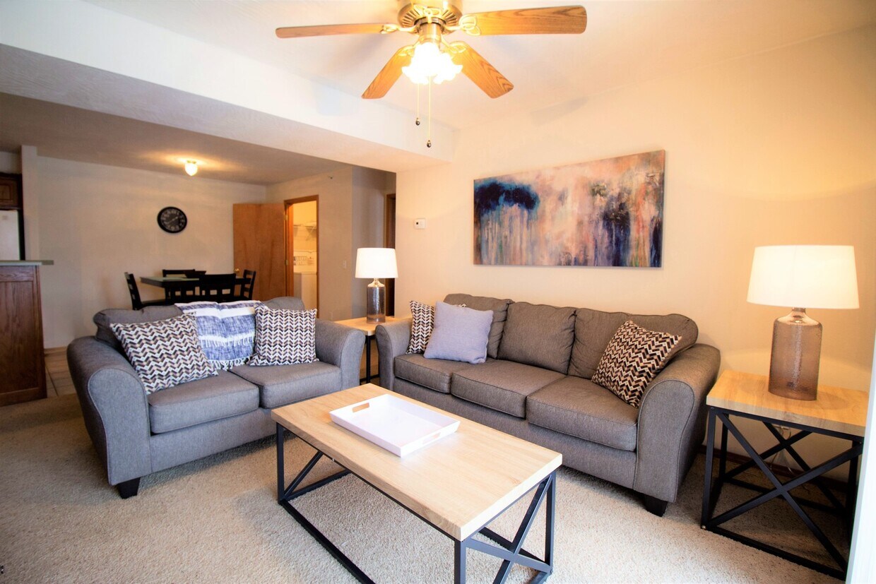 Building Photo - Furnished Suite Available!