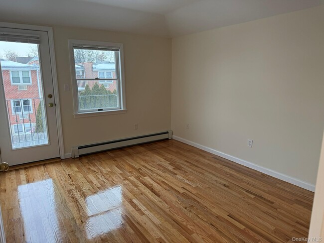 Foto del edificio - 42-04 218th St