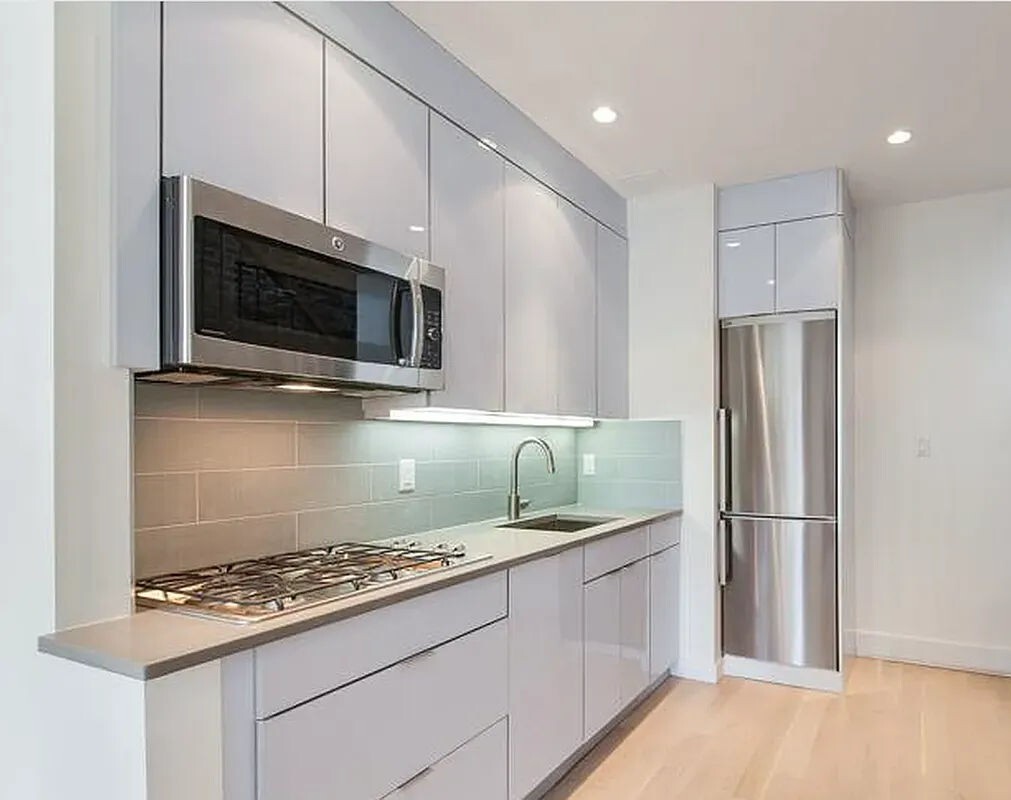 Primary Photo - 245 East 2nd Street