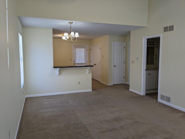 Building Photo - 2411 Carnation Dr