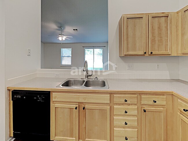 Building Photo - 9468 W Trestlewood Dr