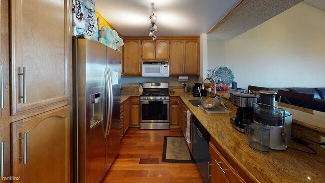 Building Photo - 1610 Birchwood Ct