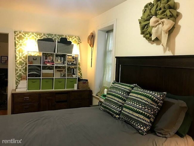 Building Photo - 1 br, 1 bath Apartment - 610 W 196th St
