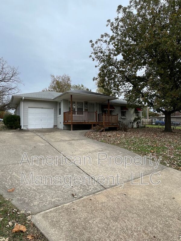 Building Photo - 2505 S Quebec Ave