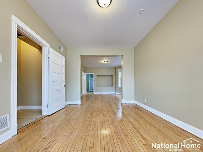 Building Photo - 5131 S May St Unit 1