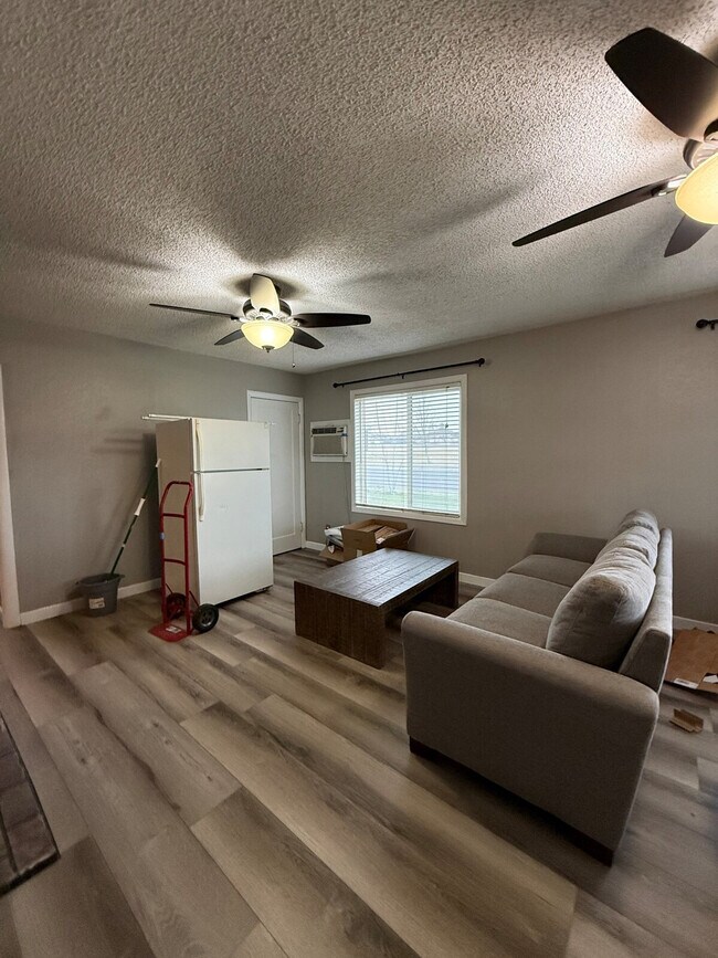 Foto del edificio - 600 NE 3rd St