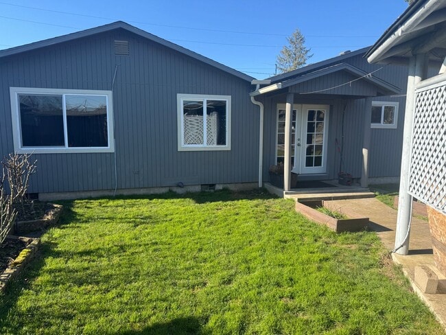 Foto del edificio - Check out this great 4 bedroom home!