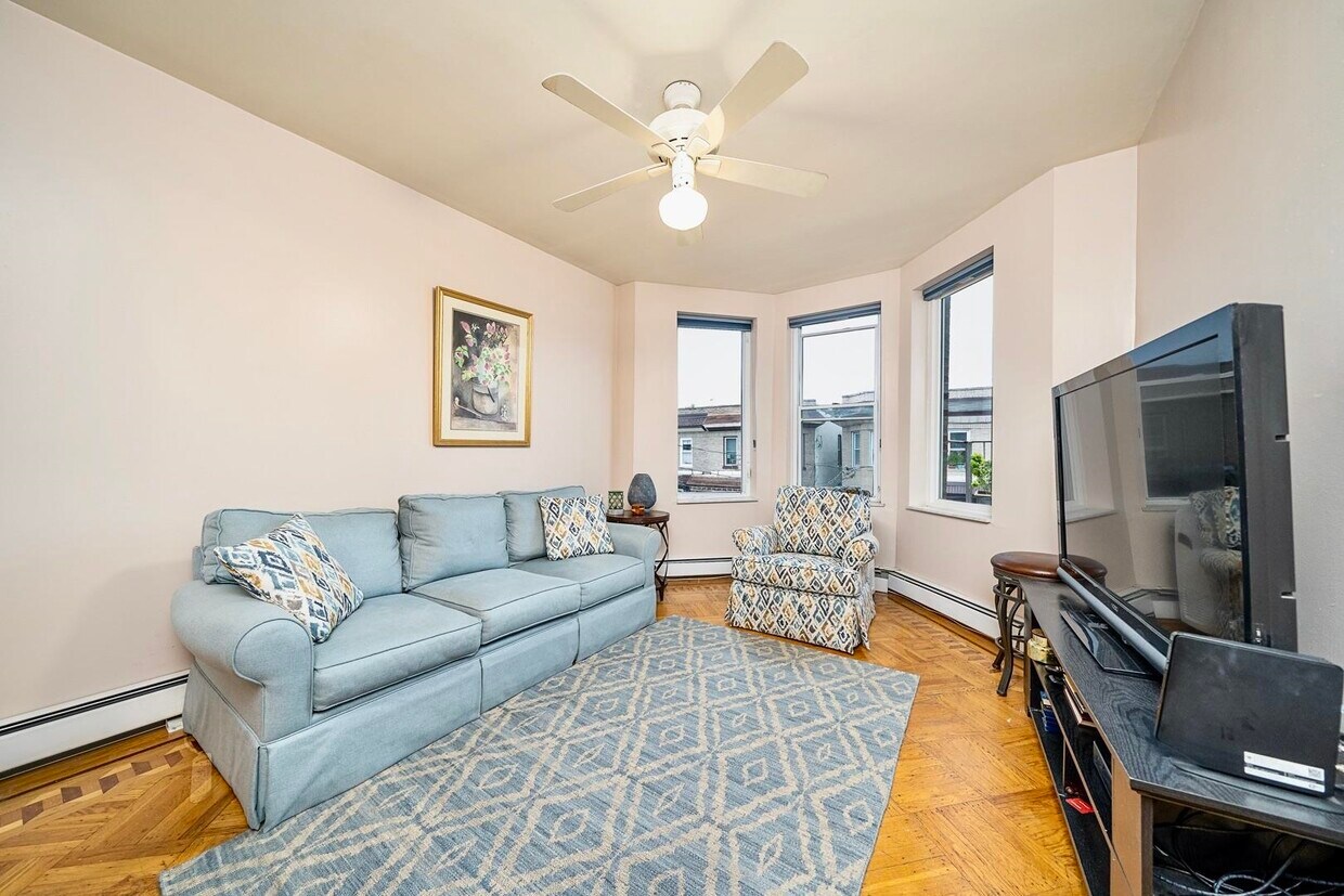 3 Lincoln Pl, Weehawken, NJ 07086 Room for Rent in Weehawken, NJ