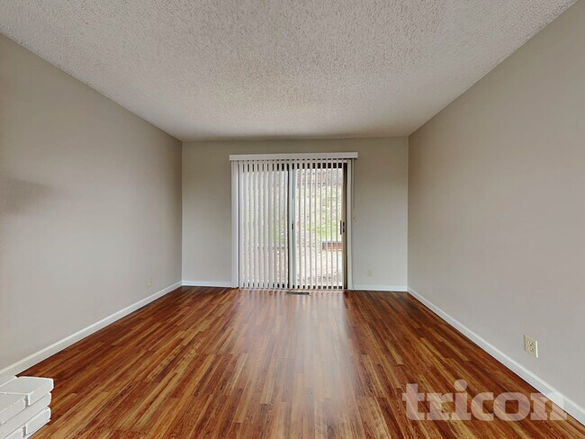 Building Photo - 1465 Van Petten St