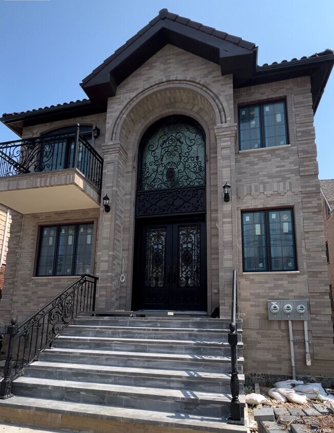 Primary Photo - 56-47 136th St