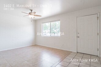 Building Photo - 1402 E Manlove St