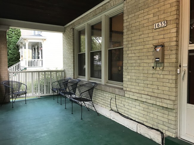 Foto del edificio - 1635 N Astor St