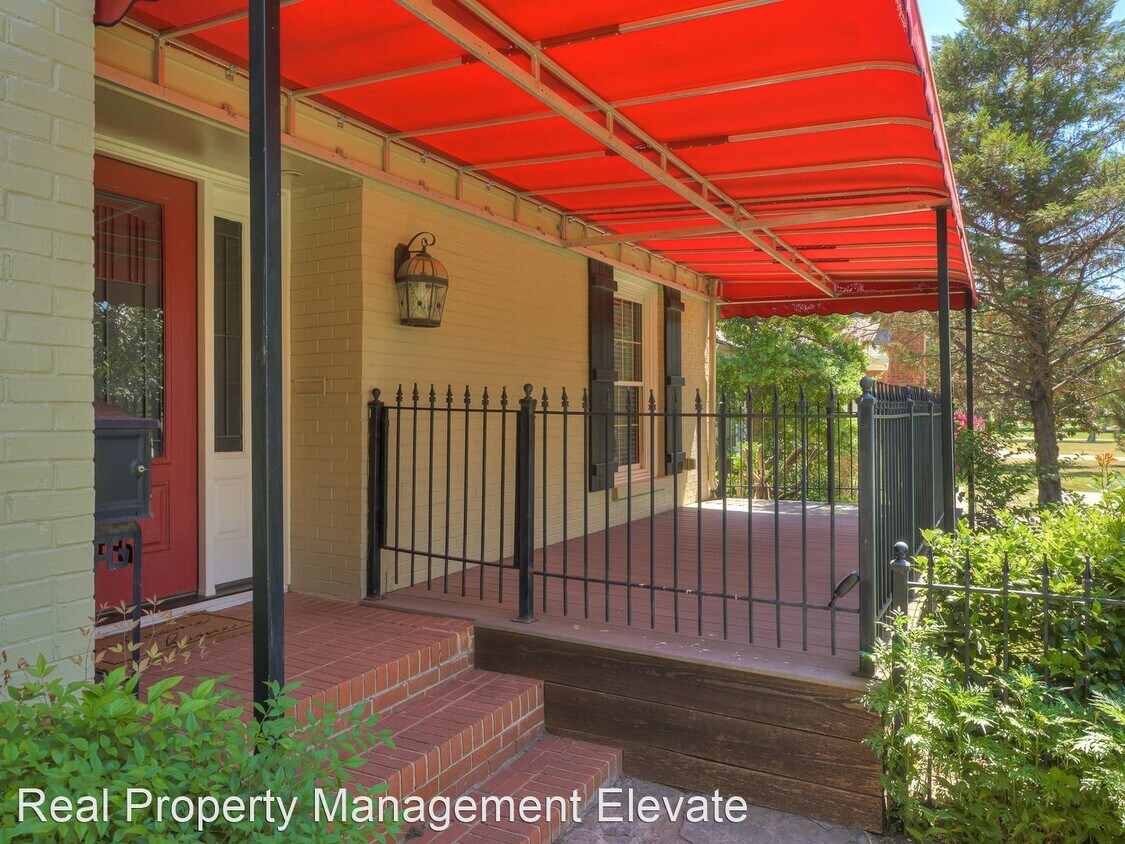 3 br, 2.5 bath House 1817 Guilford Lane House Rental in Nichols