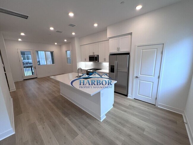 Building Photo - 1627 Hornet Dr