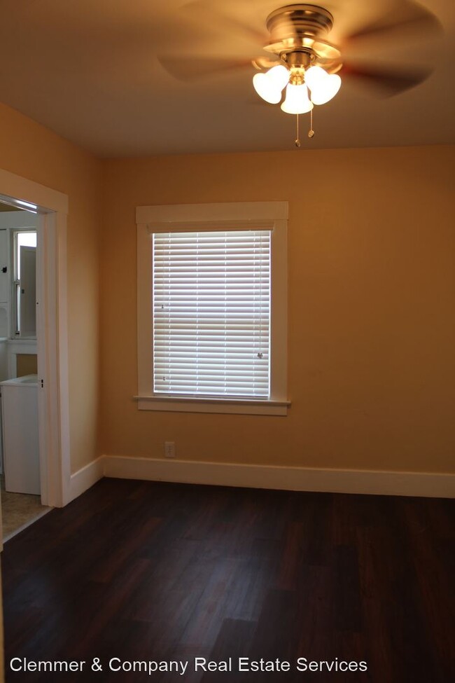 Foto del edificio - 2 br, 1 bath House - 2621 L Street - 2621 ...